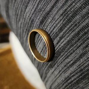 Two 10kt wedding bands